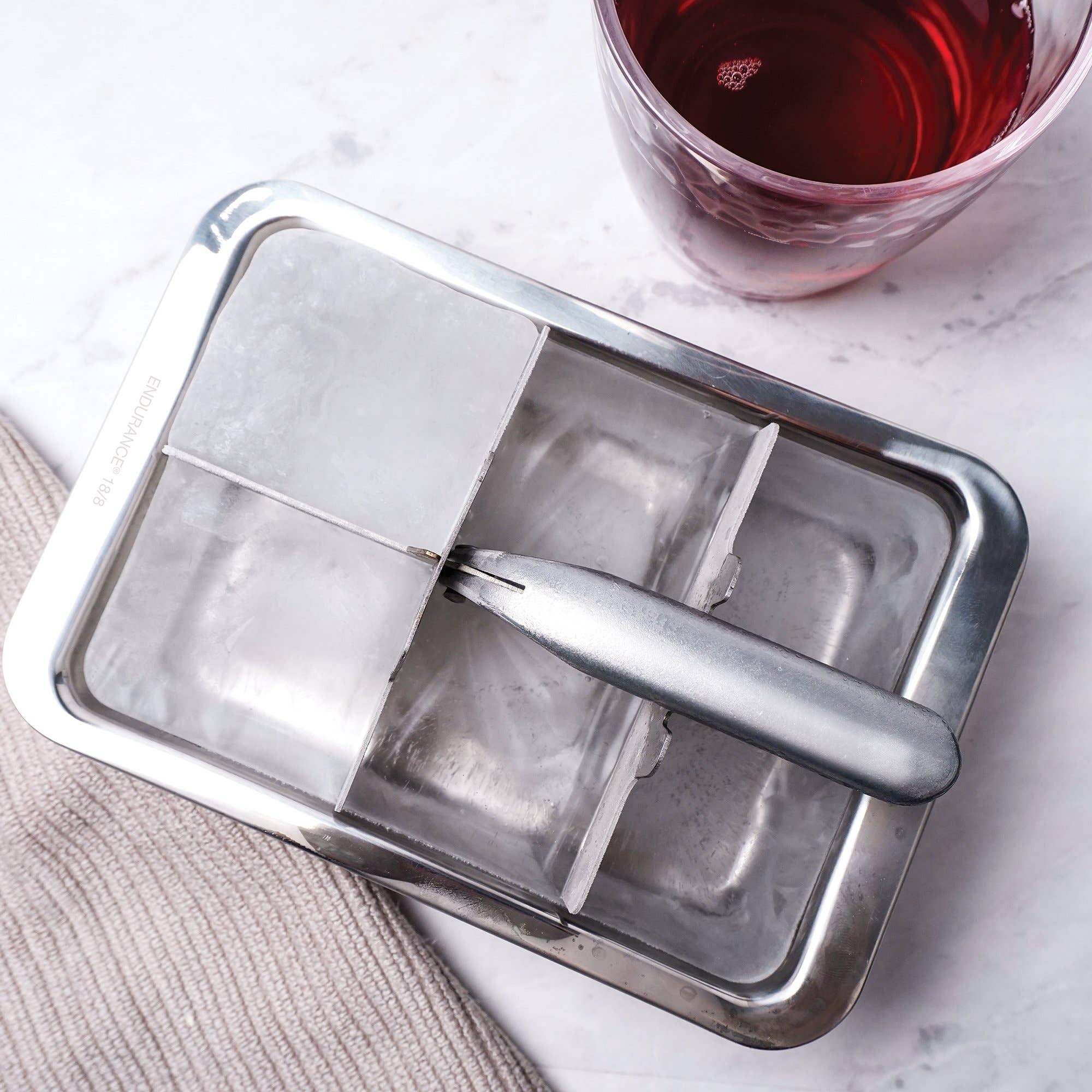 Ice Cube Tray: Large Cubes