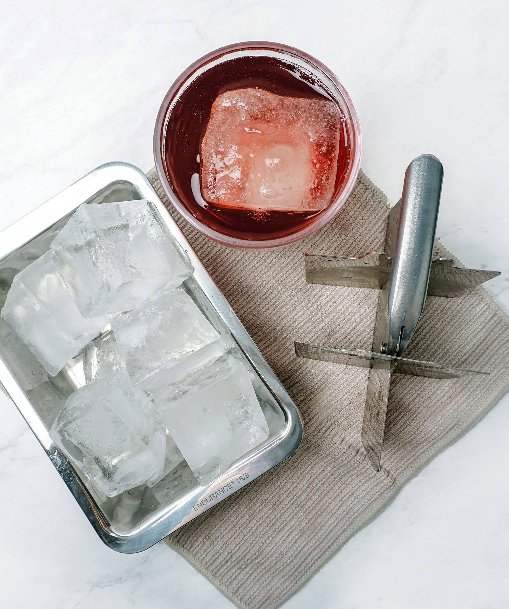 Ice Cube Tray: Large Cubes