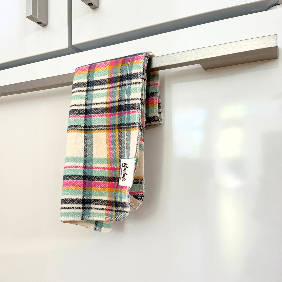 Kitchen Tea Towel: Vibrant Plaids