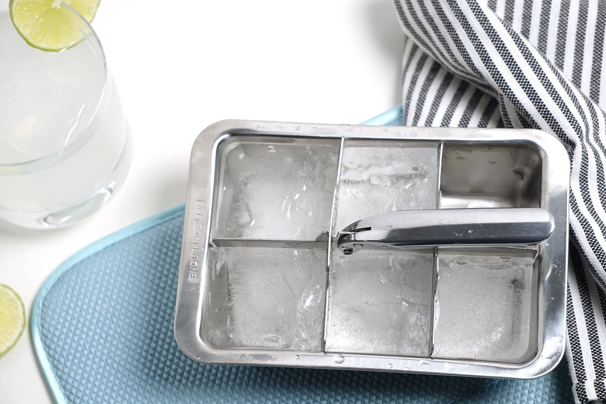 Ice Cube Tray: Large Cubes