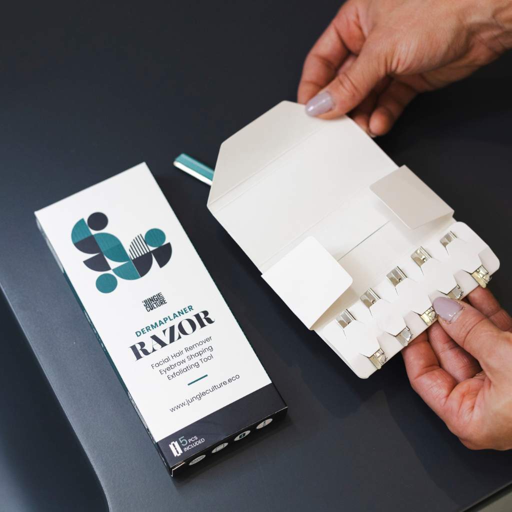 Dermaplaner Eyebrow &amp; Facial Hair Razor: Refillable