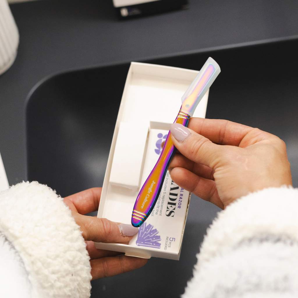 Dermaplaner Eyebrow &amp; Facial Hair Razor: Refillable